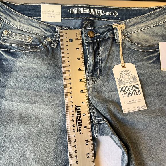 Indigo United Women Flared Jeans size 15 Blue Mid Rise Stretch Boot Cut NWT - Picture 5 of 11